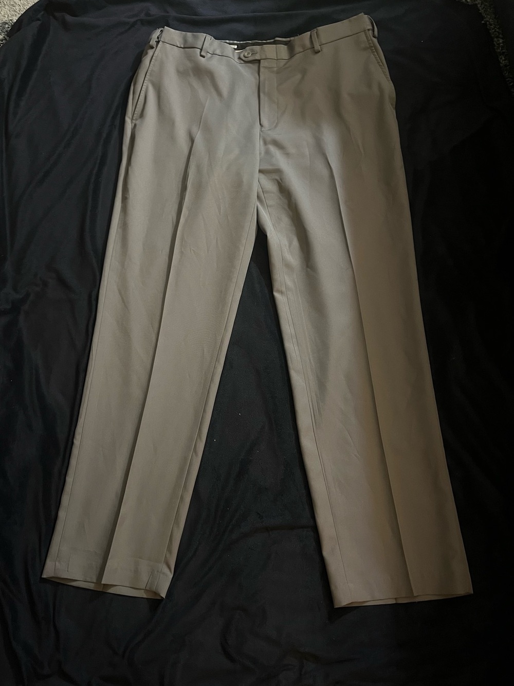 Jos. A. Banks 38x32 Traveler tailored fit men’s polyester gray flat front pants